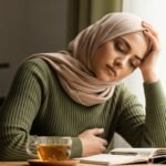 هل تعبك النفسي مجرد تعب؟ أم أن جسدك يهمس: "هرموناتي خارجة عن السيطرة!"